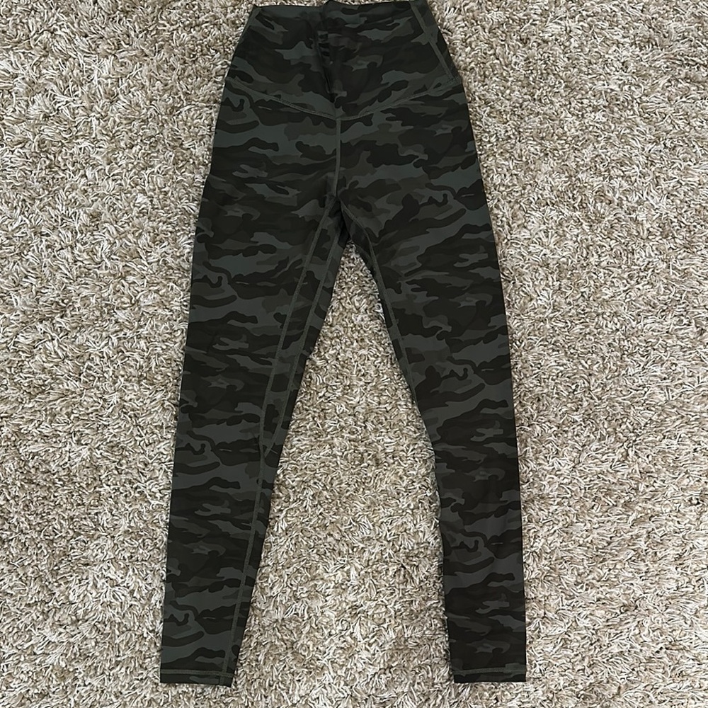 Green and Black Camouflage Leggings with Stretchy Fit